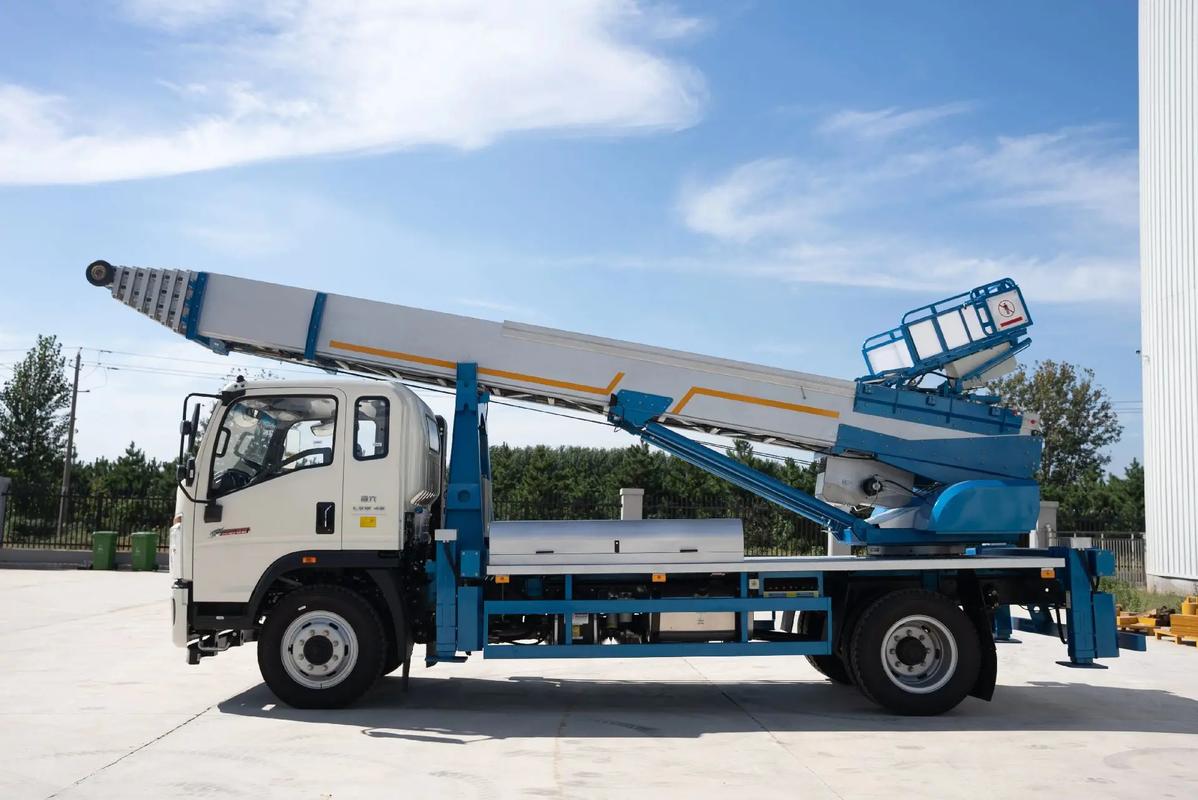 广元云梯上料车租赁费用