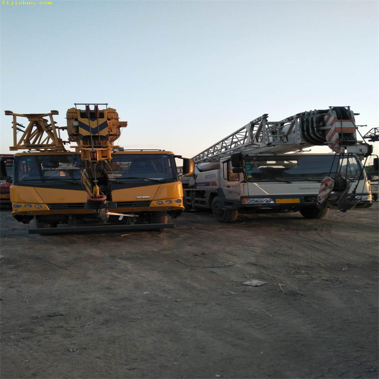 广元吊车吊挖机正确办法